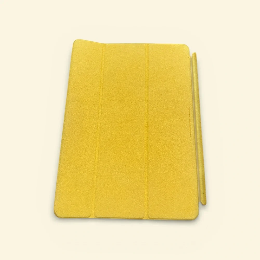 Apple iPad Magnetic Tablet Cover - YELLOW